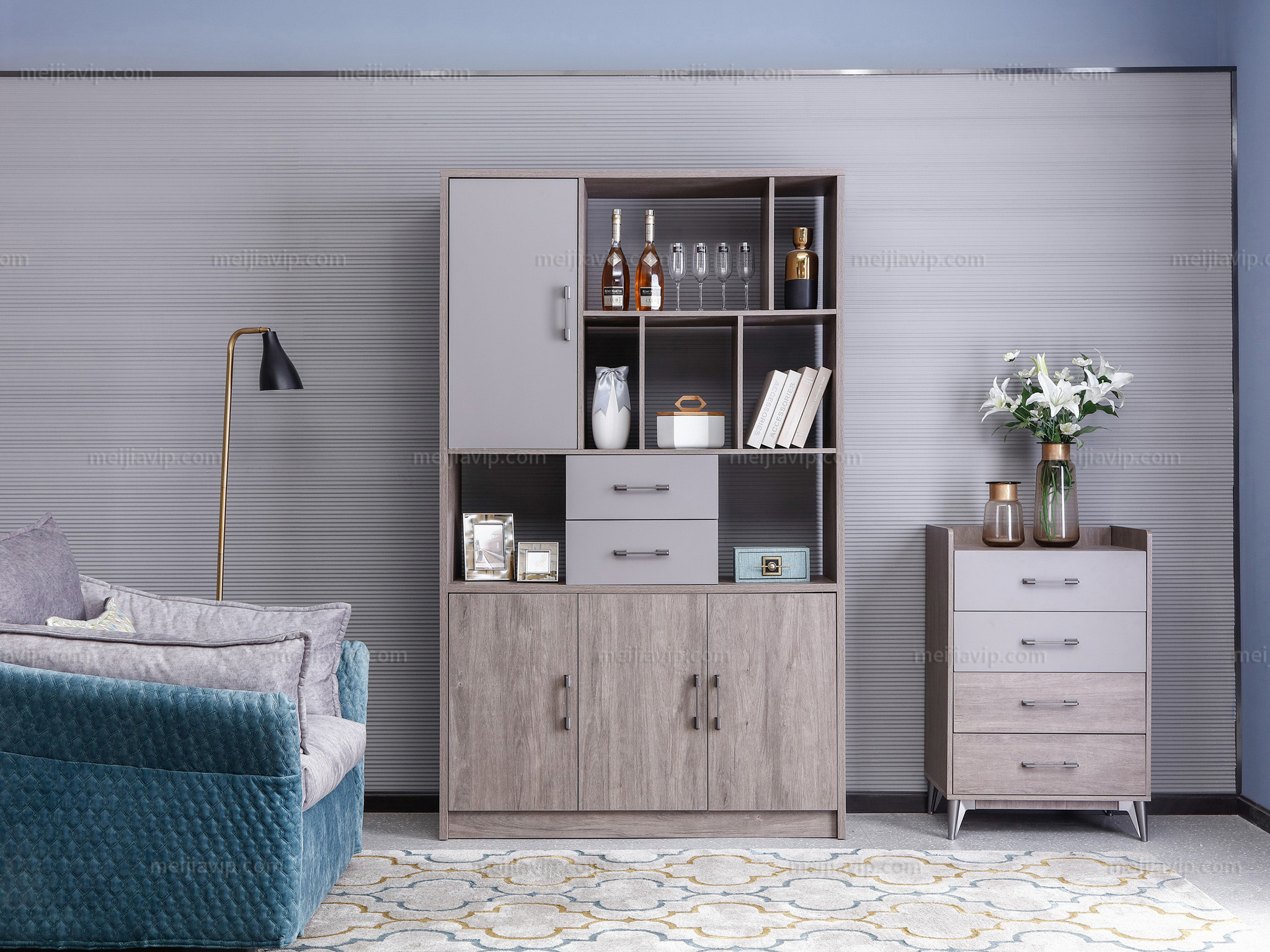 家百利家居公司,专业生产实木,板木,板式及软体家具,产品性价比极高